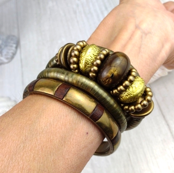 Brassy Boho Wood & Gold Tone-Bead Smooth Puka-Style Spiral Bangle Bracelet Combo - Picture 4 of 12